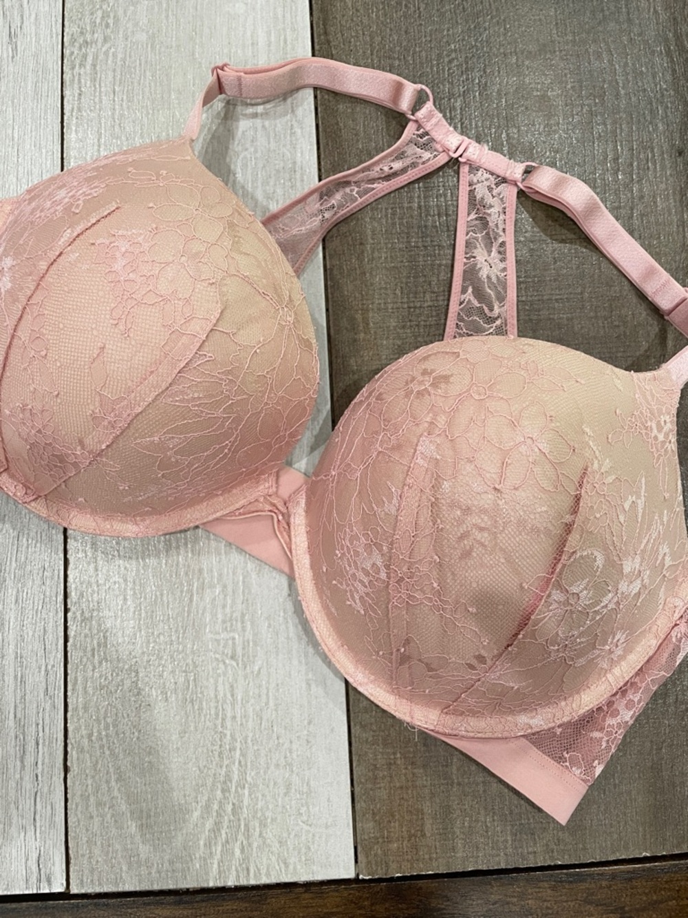 VICTORIA’S SECRET Light Pink Lace Racerback Push-Up Bra Sz 38DD